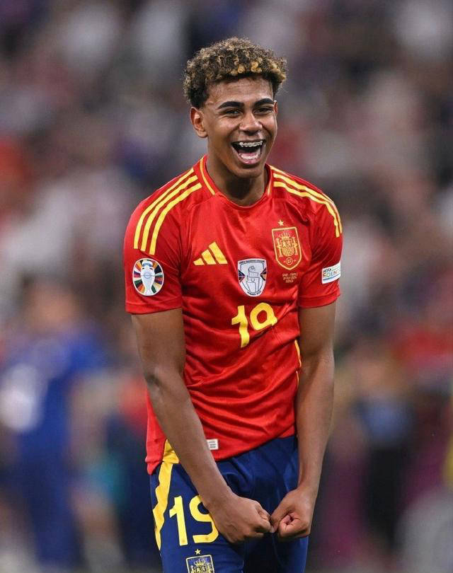 官方：2025FIFA年度最佳颁奖仪式于北京时间12月17日1点举行（FIFA官宣：2025年度最佳颁奖典礼将于北京时间12月17日1时举行）