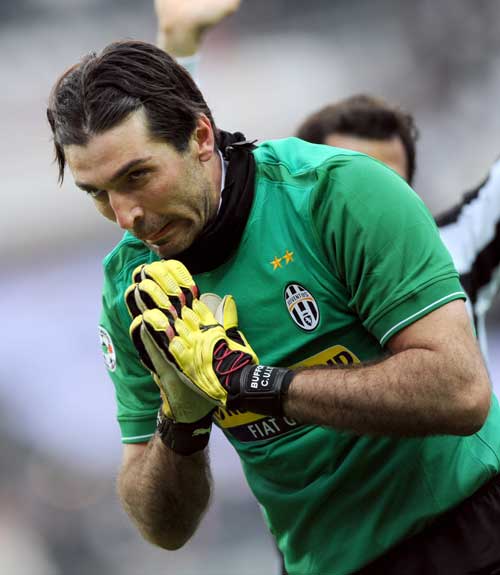 英超半场：沃尔特马德双响，内托进球被吹，纽卡2-0切尔西（英超半场战报：沃尔特马德梅开二度，内托进球被判无效，纽卡2-0领先切尔西）