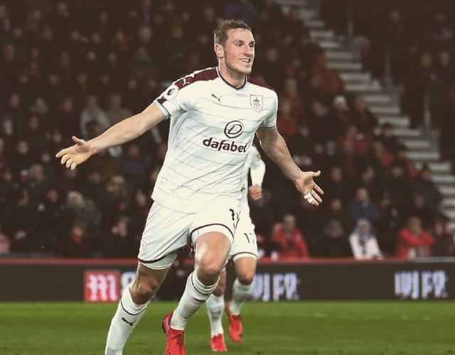 辽宁男篮王哲林关键得分带队胜