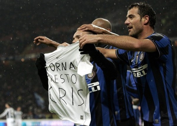 中超：上海海港主场4-1击败深圳队