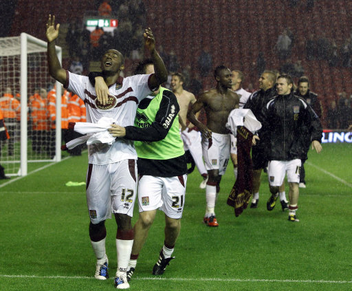 孙继海晒视频发出疑问：为什么现在小孩顺拐那么多