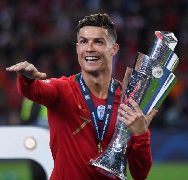 欧冠前瞻：天王山战役！枪手拜仁对决火热来袭，谁是全欧最强？（欧冠前瞻：巅峰对决一触即发！阿森纳VS拜仁，谁是欧洲最强王者？）