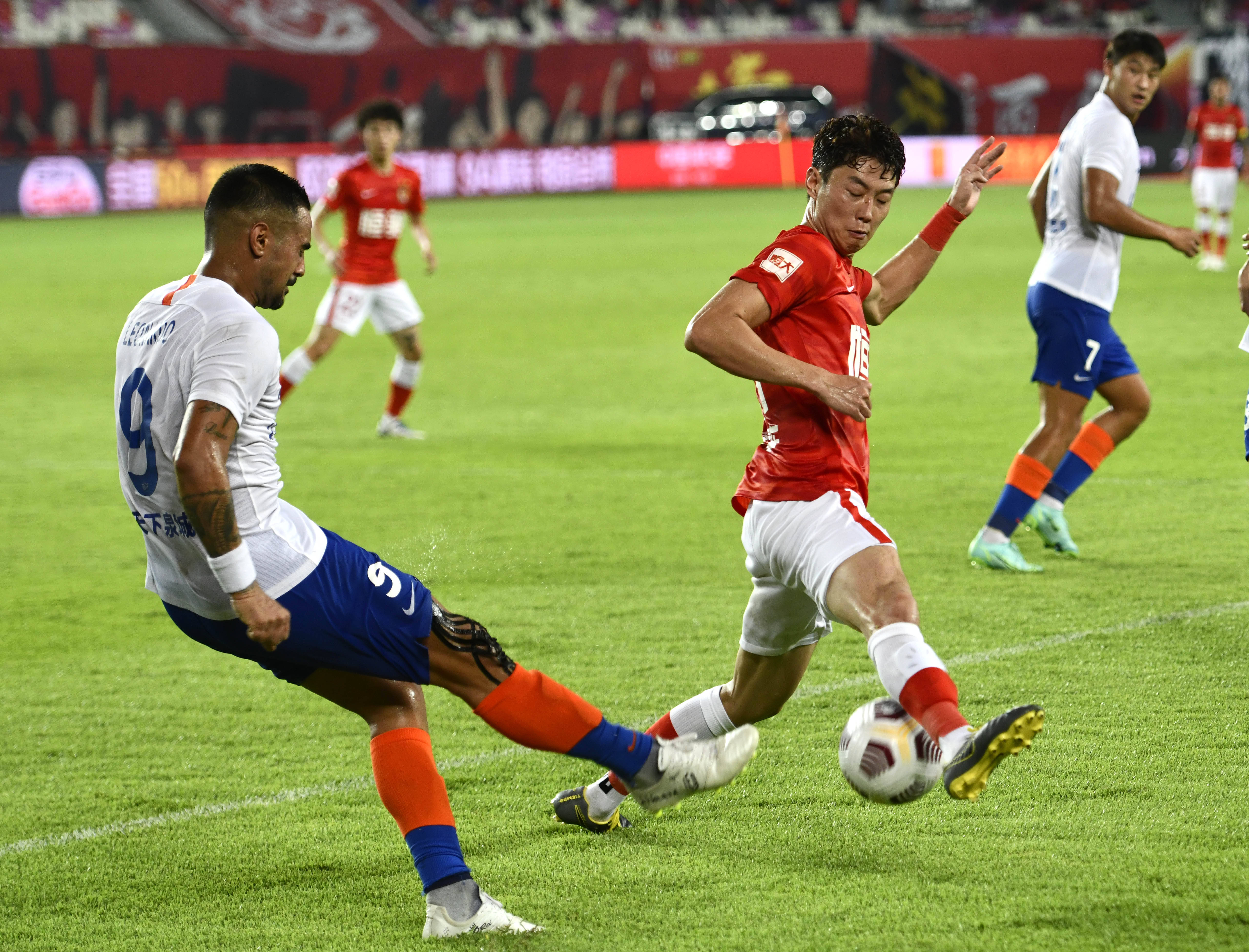 是否提前召回弗格森？许尔策勒：让我们看看一月份的情况吧（弗格森会提前回归吗？许尔策勒：一月再作决定）