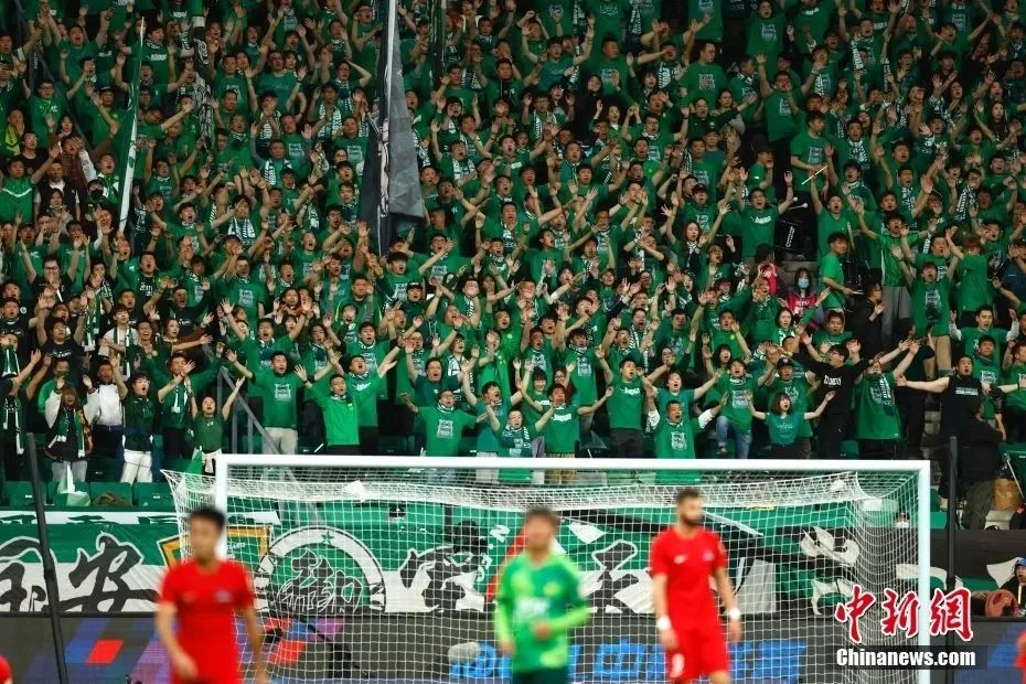 2026年世界杯小组抽签仪式，日本队10号竟如此反应，深夜点击量超百万